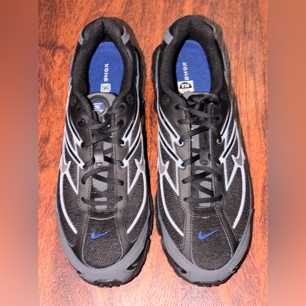 Nike size 11.5 - Picture 6 of 15